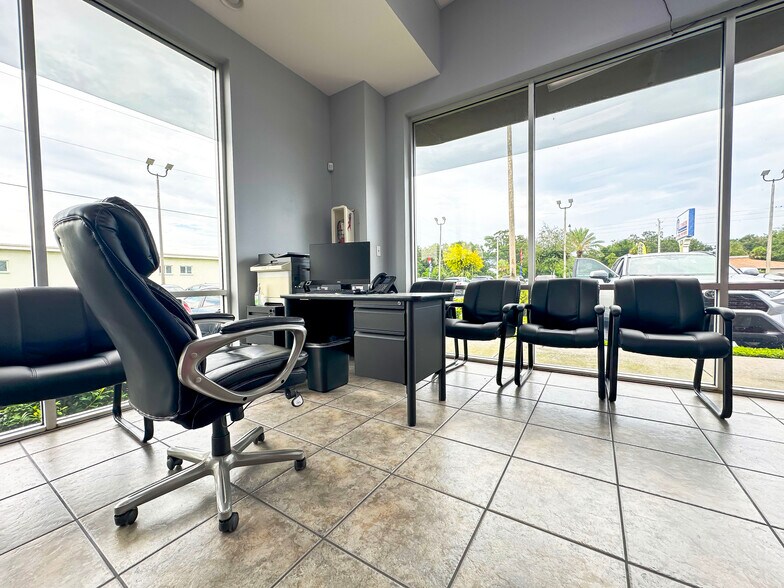 More Photos Of 875 N Cocoa Blvd, Cocoa Auto Dealership For Sale