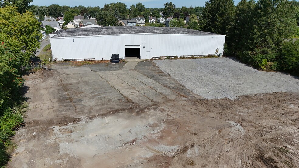 More Photos Of 14 Kraft Ave, Albany Warehouse For Lease
