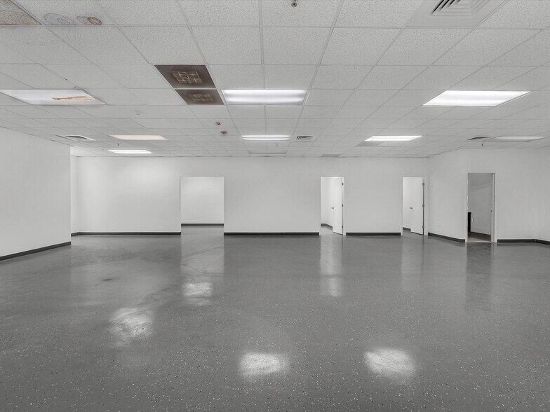 More Photos Of 2701 NW 107th Ave, Miami Refrigeration Cold Storage For Lease