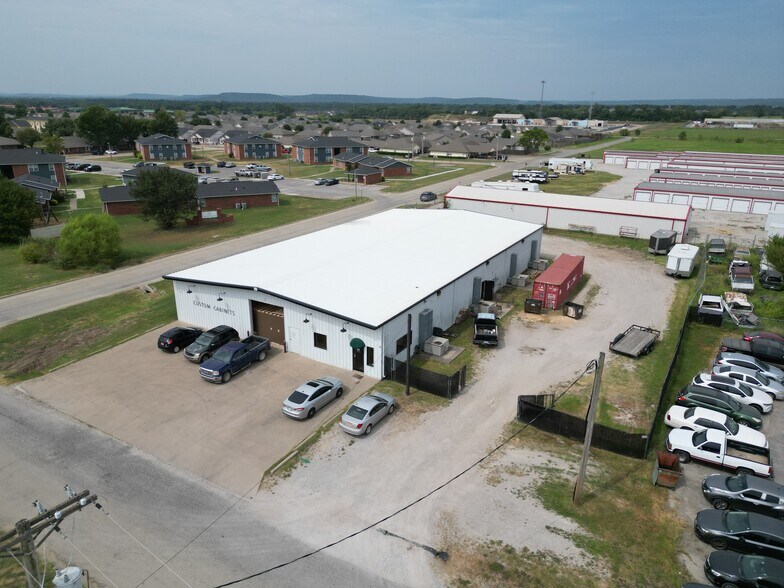 More Photos Of 204 S Hominy Ave, Skiatook Industrial For Sale