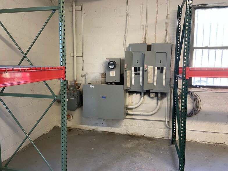 More Photos Of 52-56 Elwood Ave, Newark Warehouse For Sale