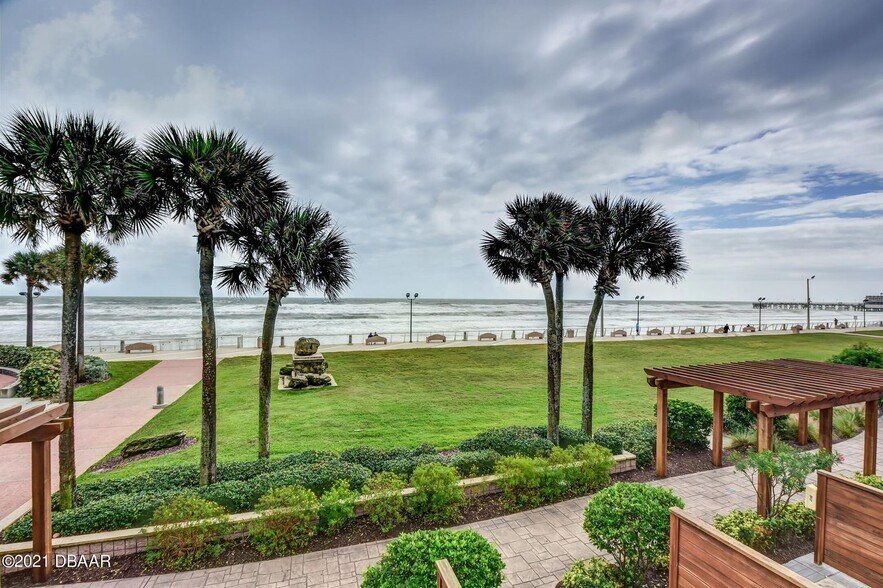 More Photos Of 100 N Atlantic Ave, Daytona Beach Hotel For Lease