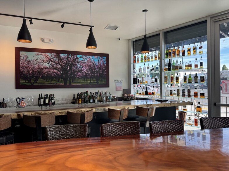 More Photos Of 5135 W Adams Blvd, Los Angeles Apartments For Lease