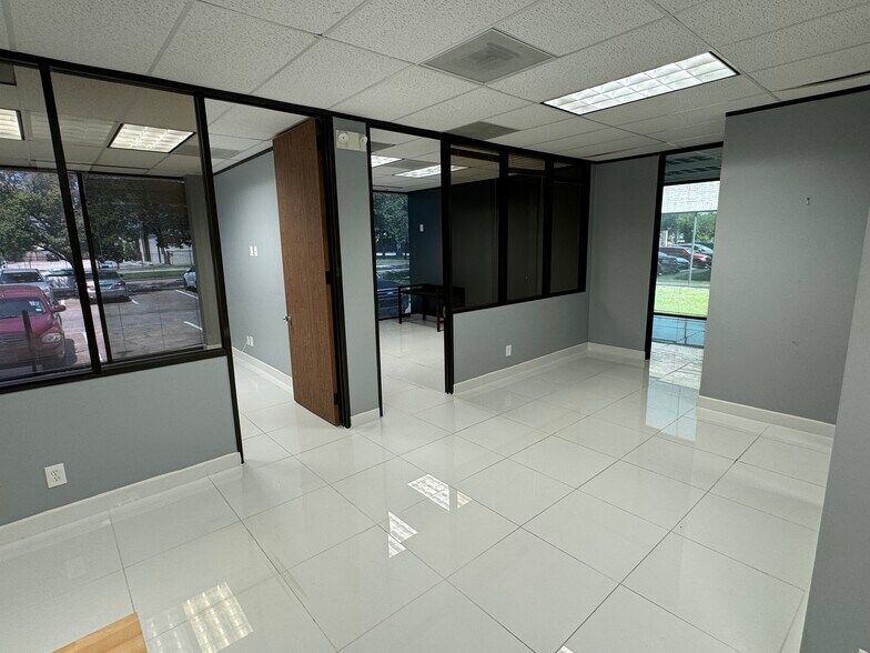 More Photos Of 1220 Blalock Rd, Houston Office For Lease