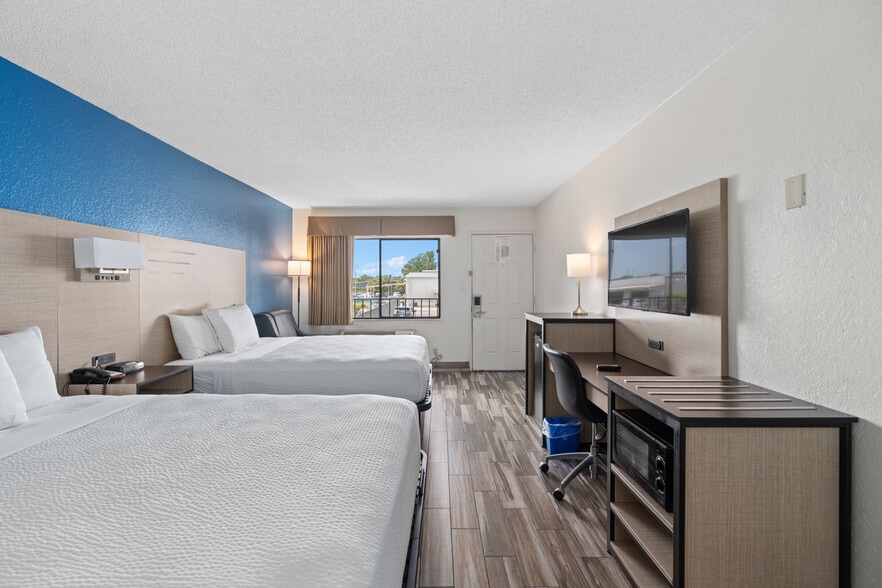 More Photos Of 3956 W Colonial Dr, Orlando Hotel For Sale