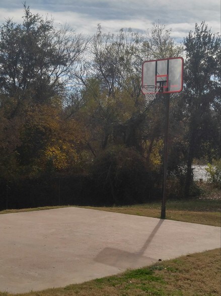 More Photos Of 1707-1717 Greenwood St, San Angelo Apartments For Sale