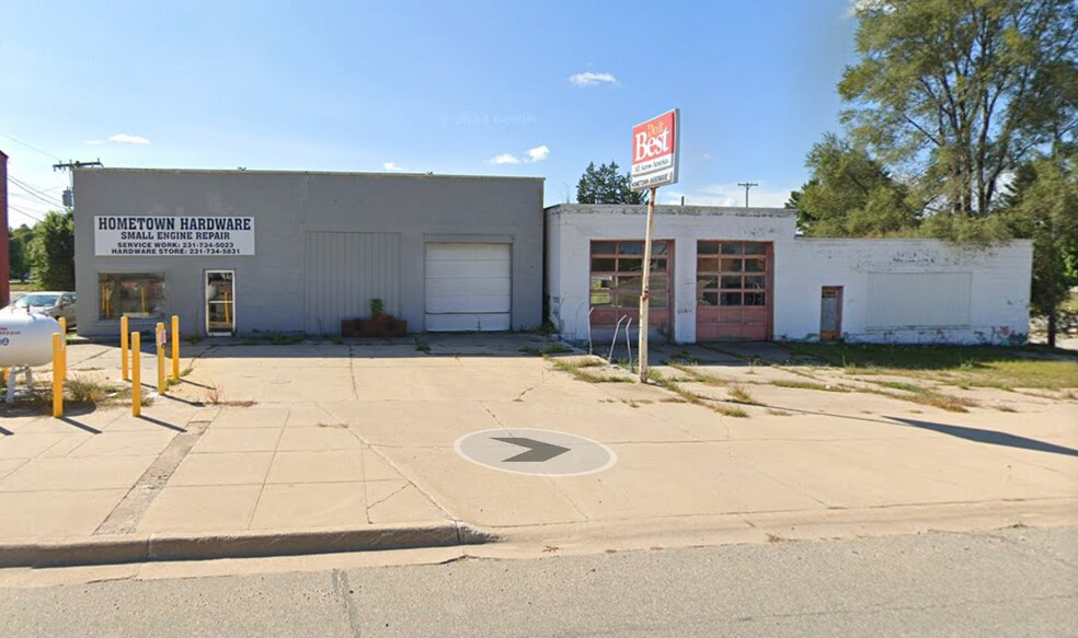 More Photos Of 104 S Main St, Evart Storefront For Sale