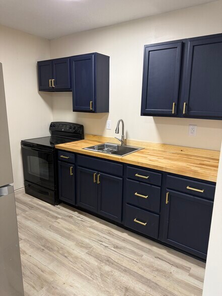 More Photos Of 128 E Bruce Ave, Dayton Multifamily For Sale