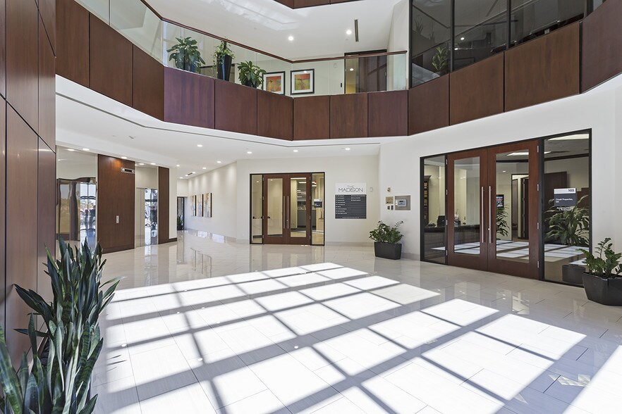 More Photos Of 5353 N 16th St, Phoenix Office For Lease
