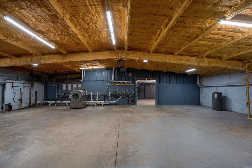 More Photos Of 119 Gemar, Pangburn Industrial For Sale