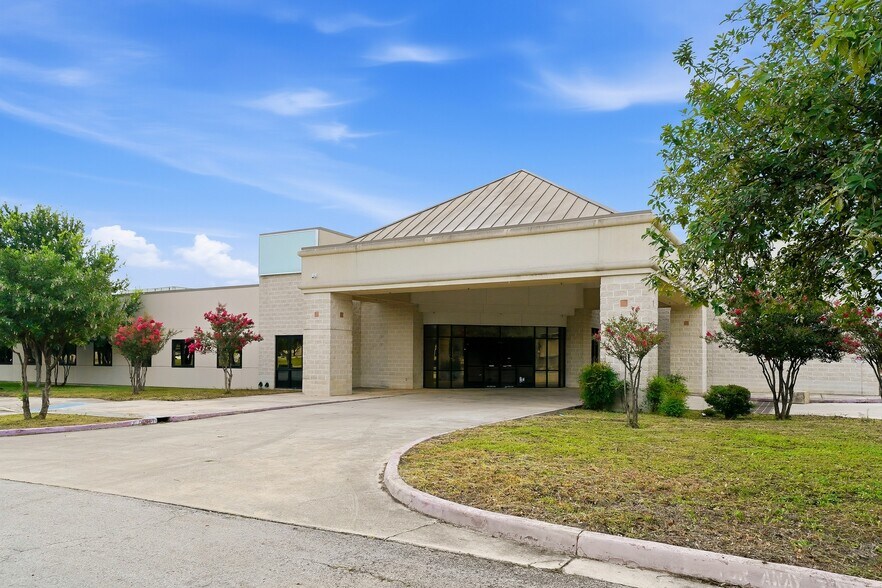 More Photos Of 7400 Barlite Blvd, San Antonio Medical For Lease