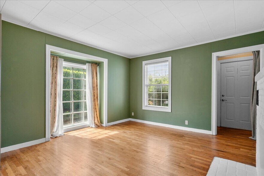 More Photos Of 119 Wesley (605 Miller) St, Silverton Apartments For Sale