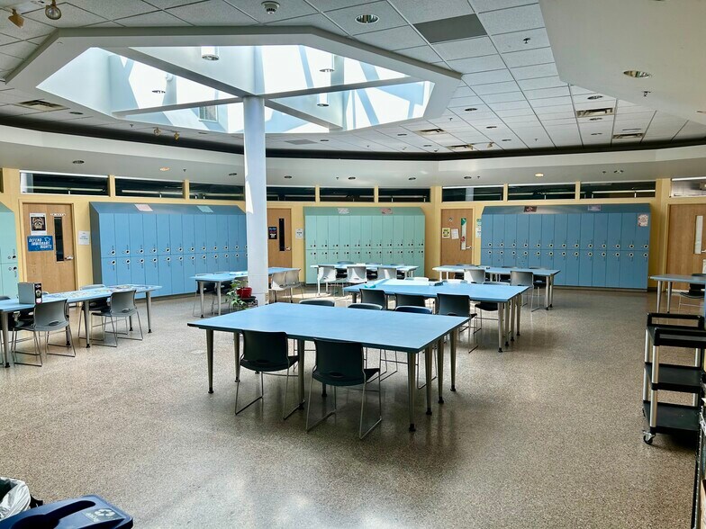 Primary Photo Of 2021 W Broadway Ave, Minneapolis Lodge Meeting Hall For Lease