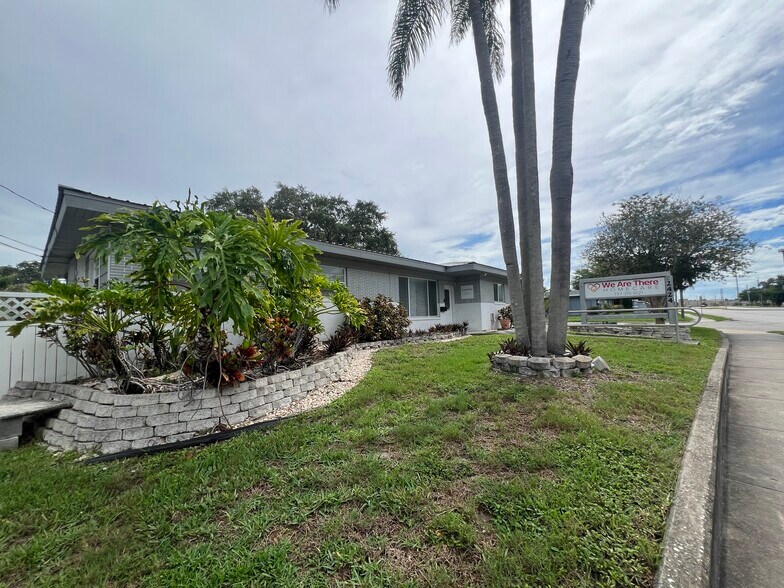 More Photos Of 2424 Sunset Point Rd, Clearwater Medical For Lease
