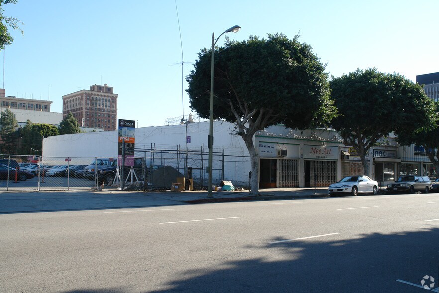 More Photos Of 1040-1050 S Olive St, Los Angeles General Retail For Sale