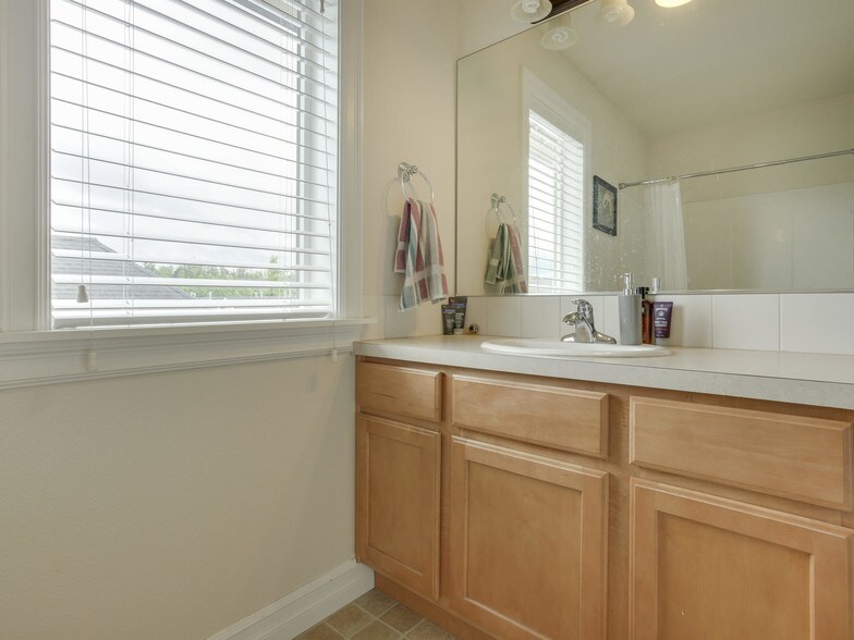 More Photos Of 1647 NE Market Dr, Fairview Apartments For Sale