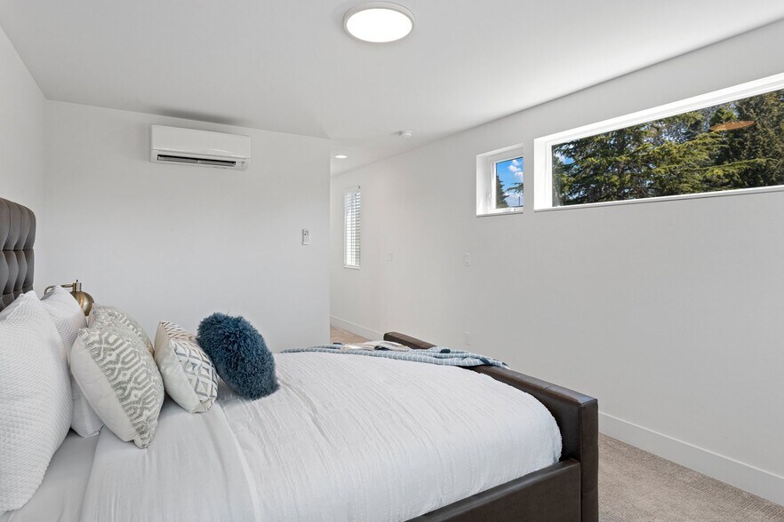 More Photos Of 4270 NE 50th St, Seattle Apartments For Sale