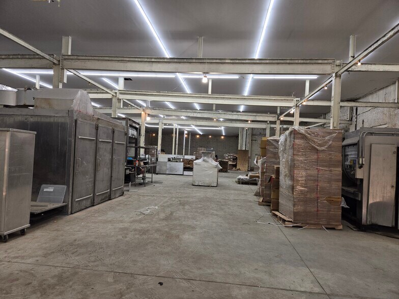 More Photos Of 335 Moffat St, Brooklyn Distribution For Sale