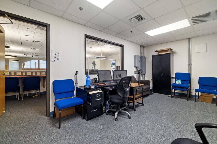 More Photos Of 44339 Beech Ave, Lancaster Schools For Lease