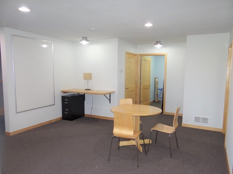 More Photos Of 801-809 Meander Ct, Medina Loft Creative Space For Lease