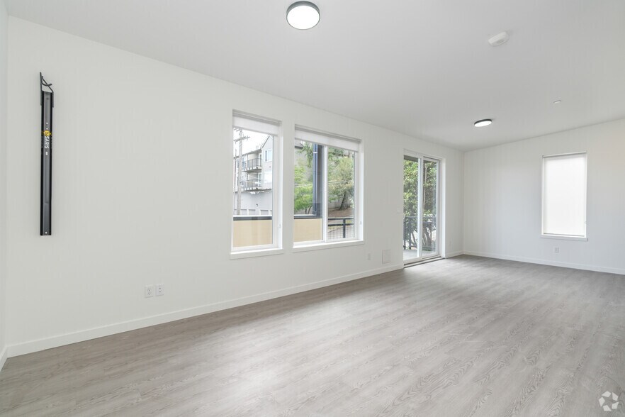 More Photos Of 3727-3755 S Hood Ave, Portland Apartments For Sale