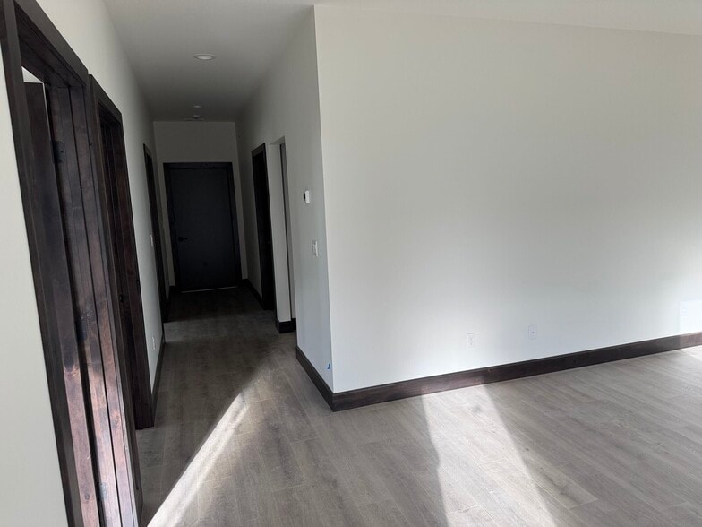 More Photos Of 3141 Bellanca, Hayden Industrial For Lease