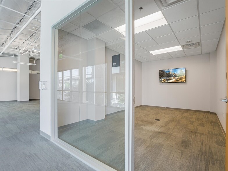 More Photos Of 1705 Guadalupe St, Austin Office For Sale