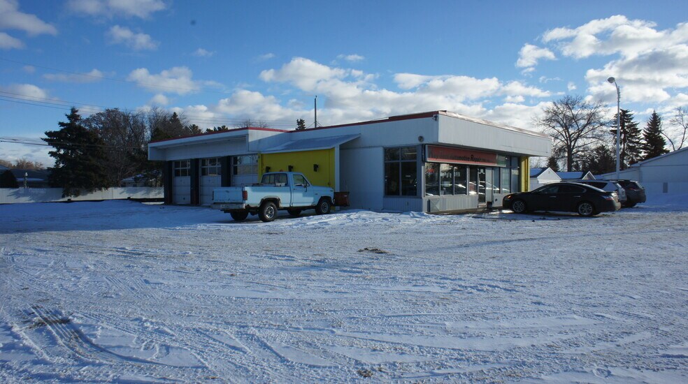 More Photos Of 9145 156 St NW, Edmonton Auto Repair For Sale