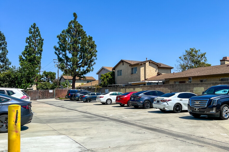 More Photos Of 3520-3530 W 1st St, Santa Ana General Retail For Sale