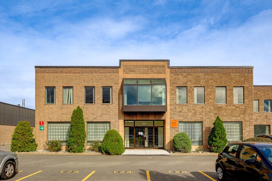 More Photos Of 601-623 Rue McCaffrey, Montréal Distribution For Lease