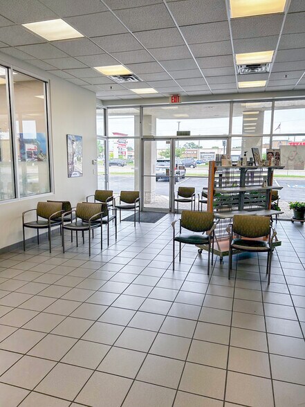 More Photos Of 11122 E 71st St, Tulsa Freestanding For Sale