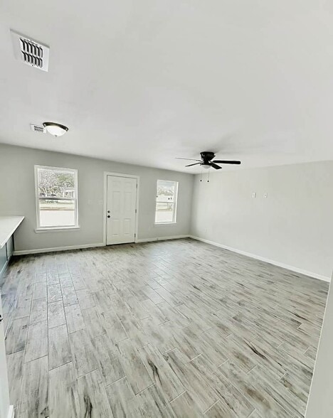 More Photos Of 925 N Iowa Ave, Brownsville Multifamily For Sale