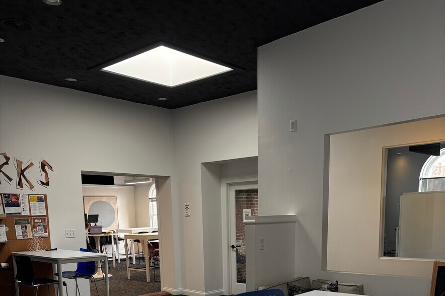 More Photos Of 170 S Main St, Zionsville Office For Lease