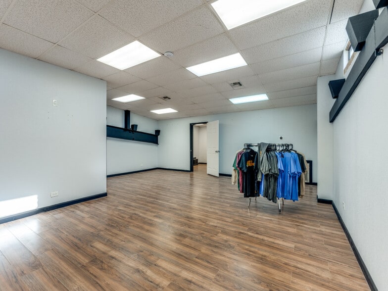 More Photos Of 14732 Bulverde Rd, San Antonio Warehouse For Sale