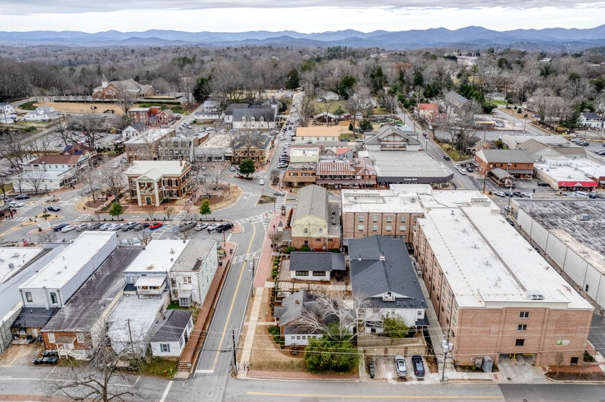 More Photos Of 27 S Park St, Dahlonega Hotel For Sale