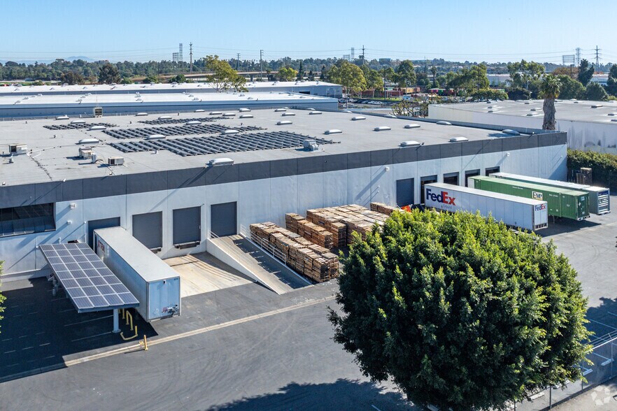 More Photos Of 2850 E El Presidio St, Long Beach Warehouse For Lease
