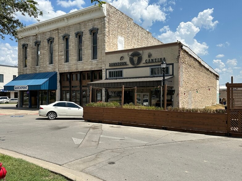 More Photos Of 101 College Ave, Weatherford Storefront Retail Office For Sale