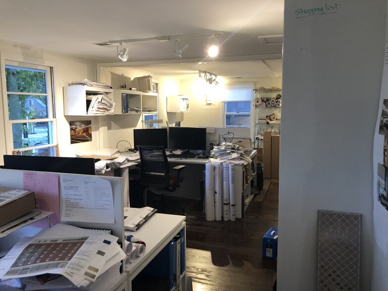 More Photos Of 60-70 E Oak St, Zionsville Loft Creative Space For Lease