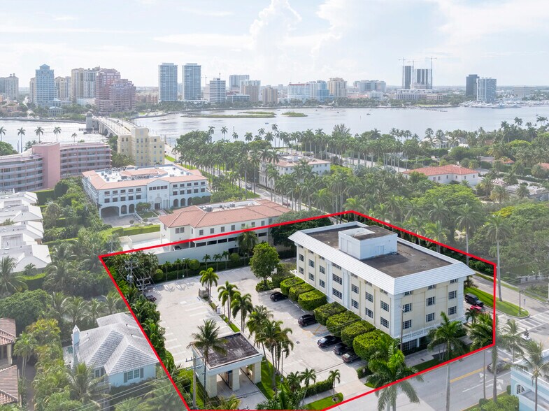 More Photos Of 400 Royal Palm Way, Palm Beach Office For Lease