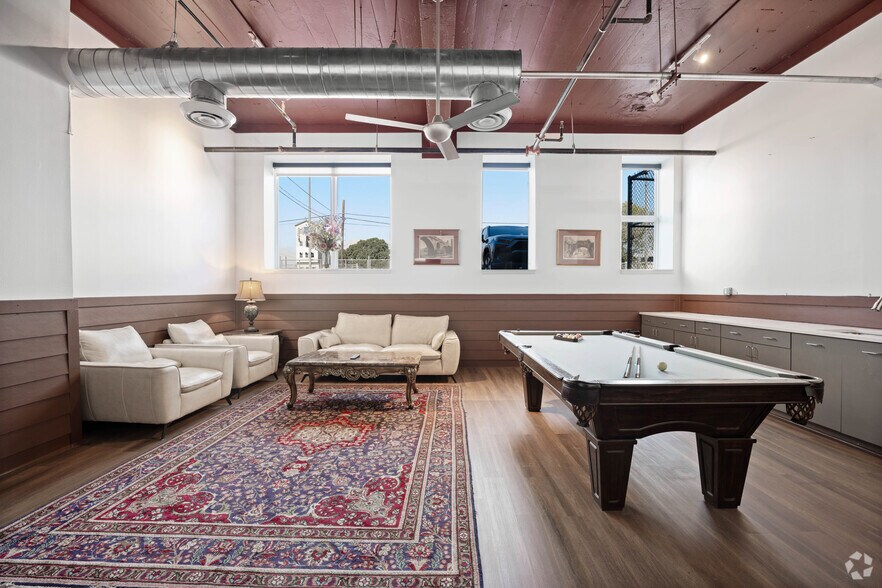 More Photos Of 1403 Corinth Rd, Dallas Apartments For Sale