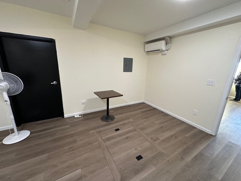 More Photos Of 45 N Commerical St, Glenns Ferry Storefront Retail Office For Sale