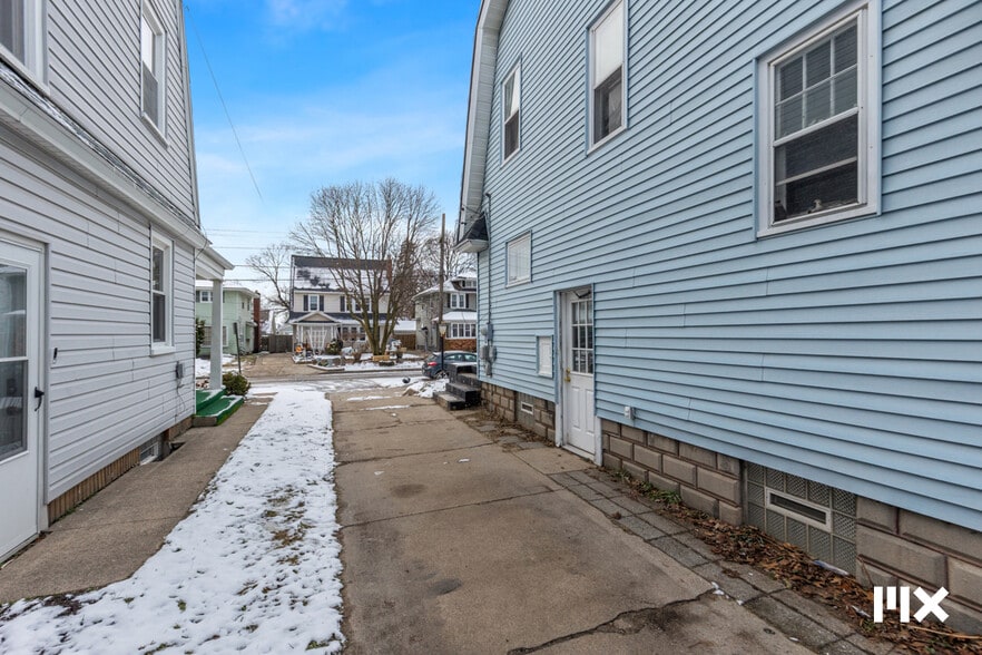 More Photos Of , Grand Rapids Multifamily For Sale