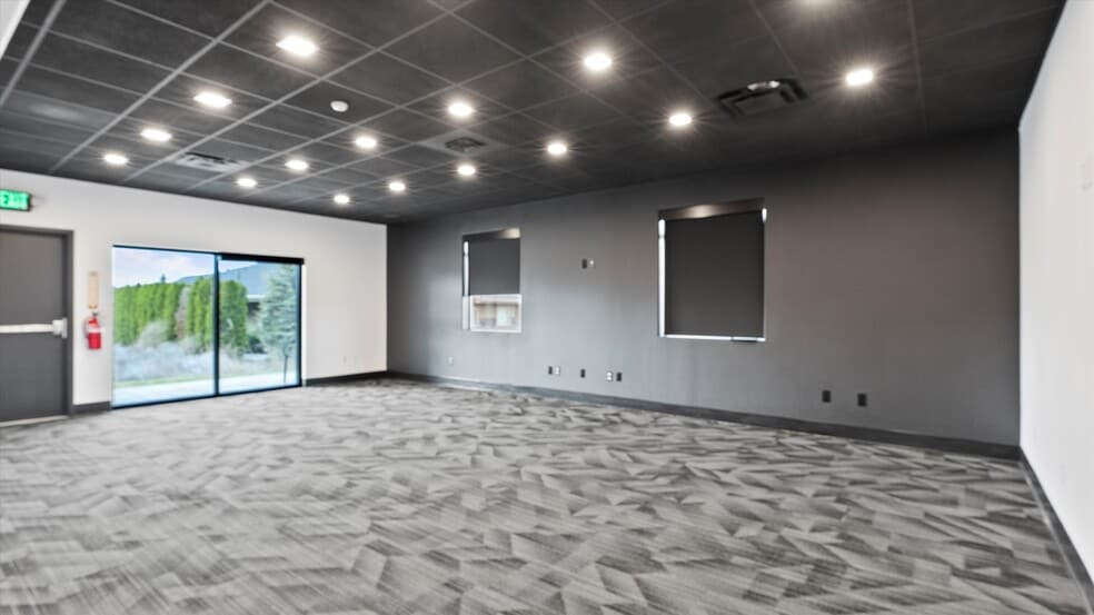 More Photos Of 5808 Bedford St, Pasco Office For Sale