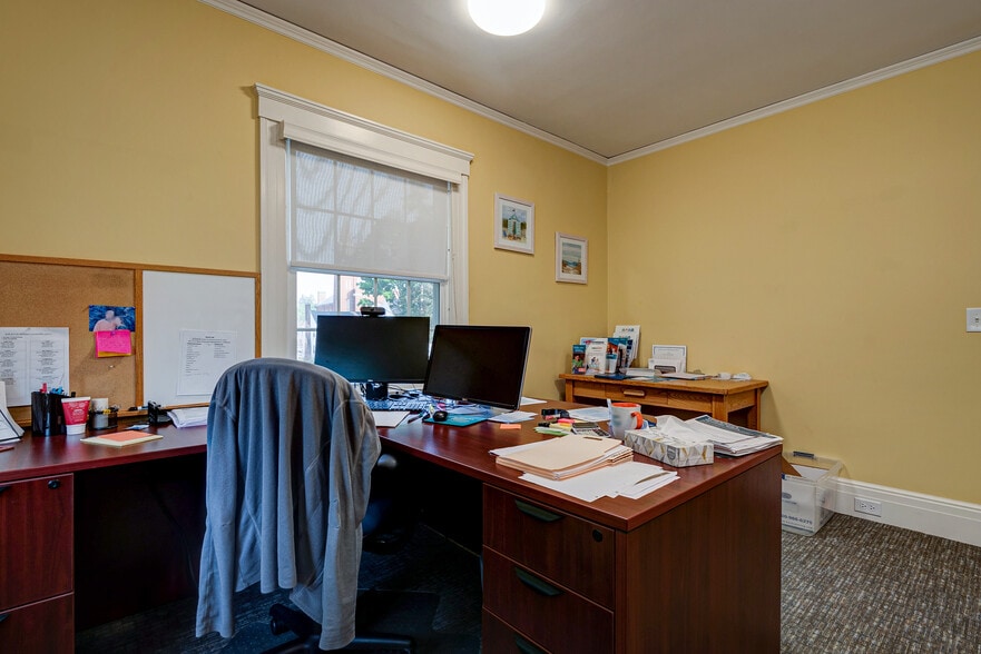 More Photos Of 8 Church St, Westborough Office Residential For Lease