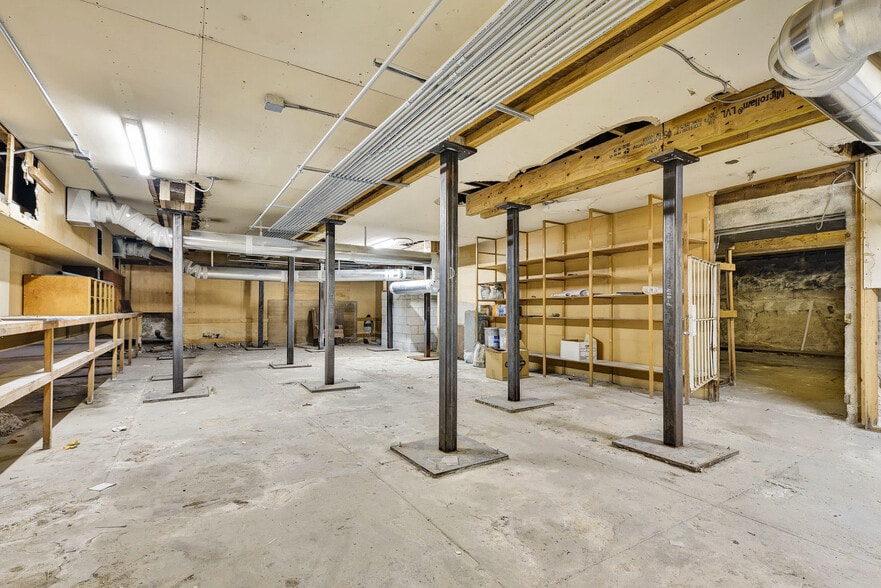 More Photos Of 1309-1311 1st St S, Nampa Storefront Retail Office For Sale