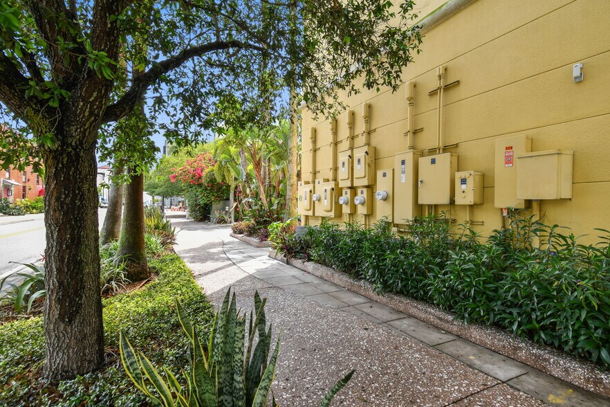 More Photos Of 119 N 11th St, Tampa Office For Sale