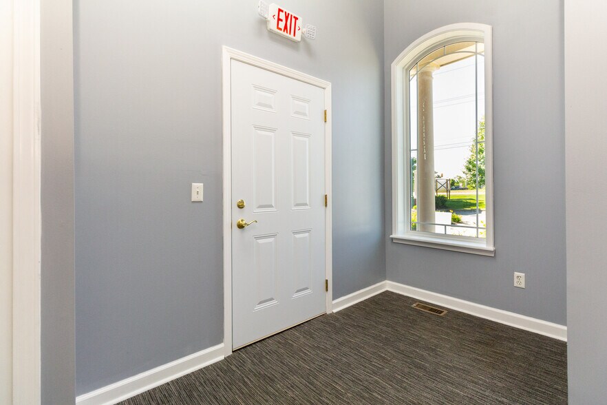 More Photos Of 208 W Highland Rd, Highland Medical For Sale