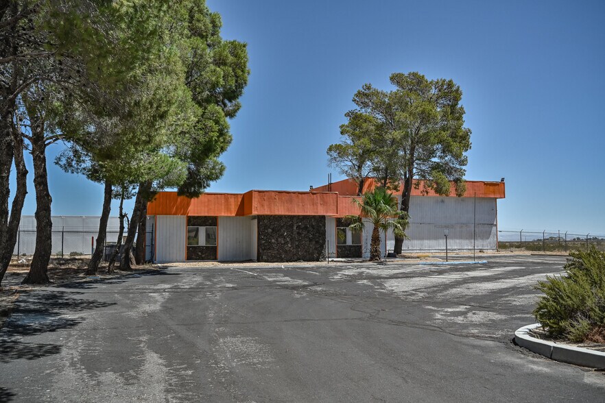 More Photos Of 1100 Monache Mountain ave, Inyokern Flex For Lease