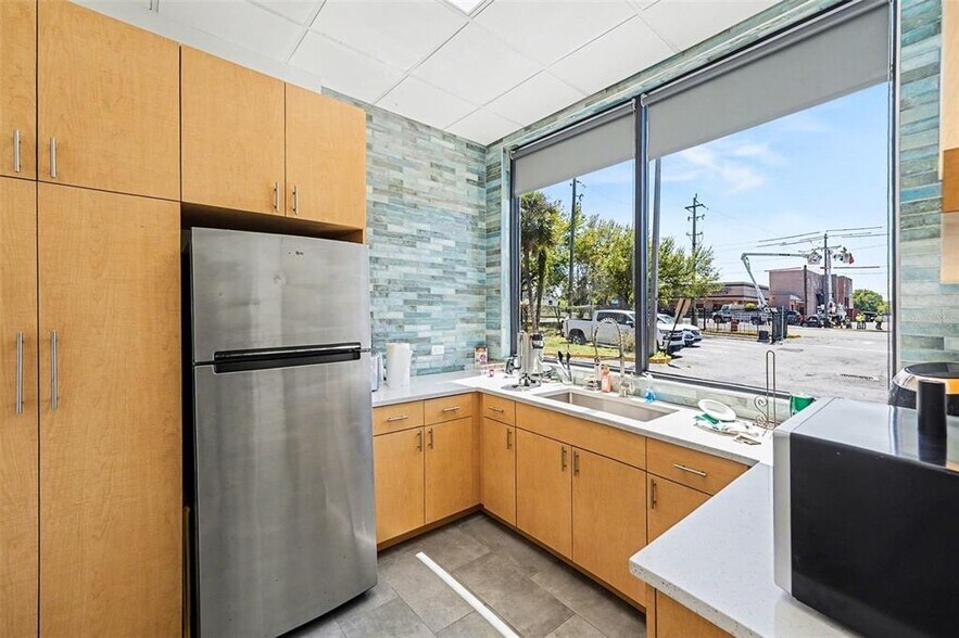 More Photos Of 2304 E Busch Blvd, Tampa Office For Sale