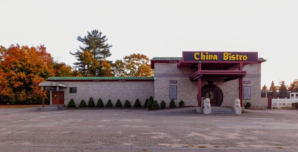 Primary Photo Of 95 Lake St, Gilford General Retail For Sale